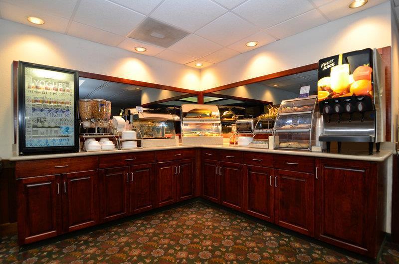 Baymont By Wyndham Madisonville Restoran fotoğraf
